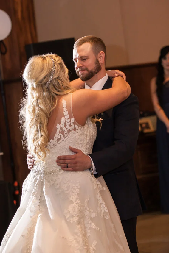 Belle-Meade-Plantation-Wedding-first-dance.jpg