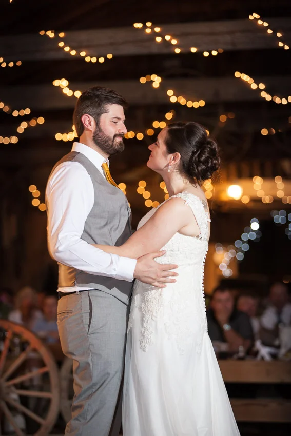 first-dance-smiley-hollow-wedding.jpg
