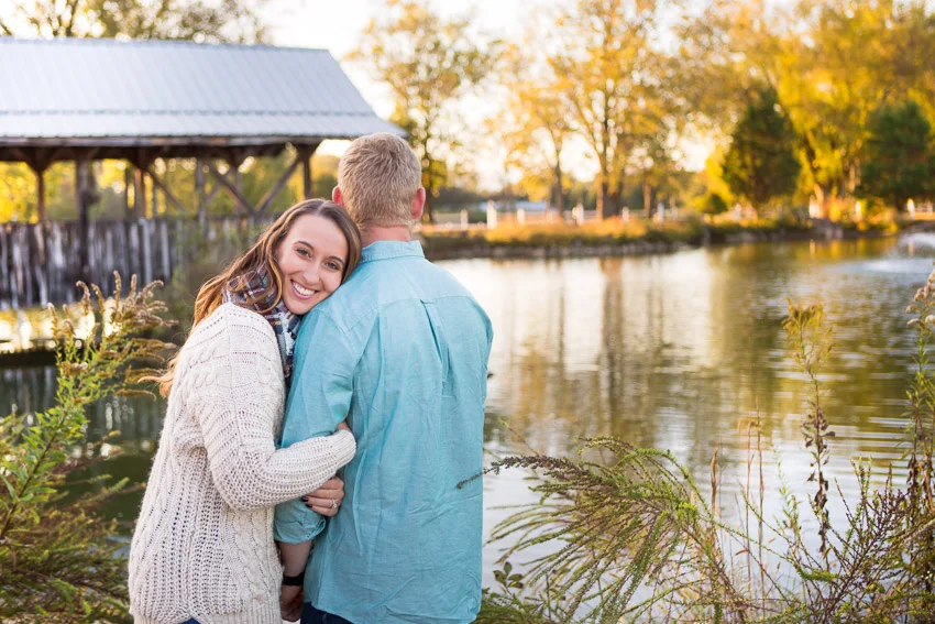 waterside-photo-by-pond-at-legacy-farms-couple.jpg