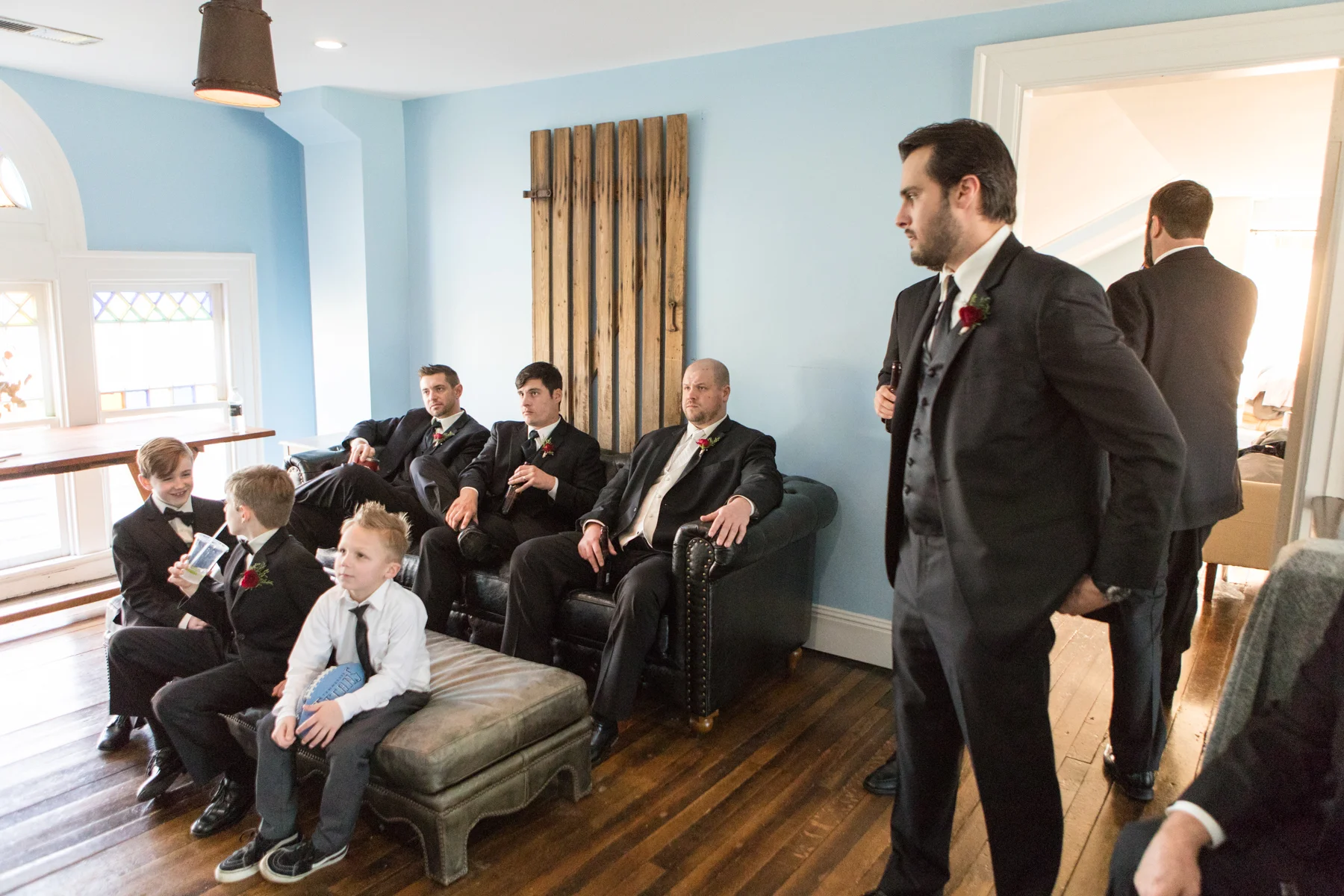 groomsmen-hanging-out-homestead-manor.jpg