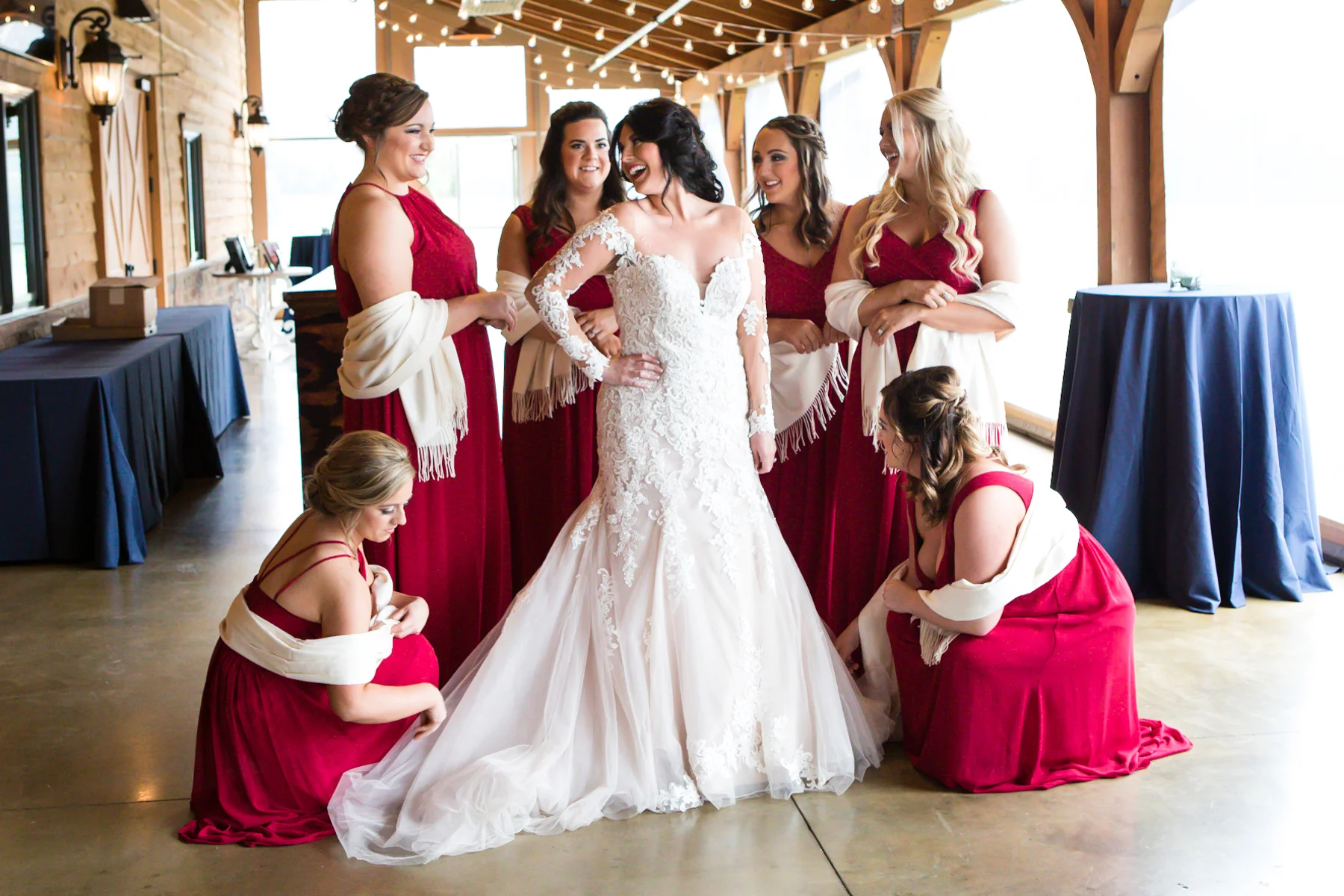 bride-and-her-bridesmaids-barn-at-sycamore-farms.jpg