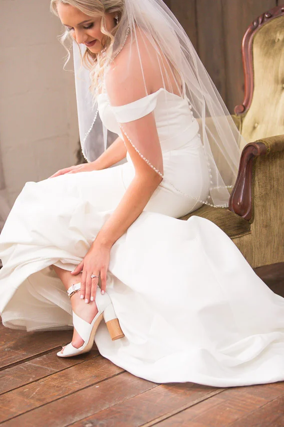 Meadow-Hill-Farm-Wedding-Meghan-and-Chris-0127.jpg