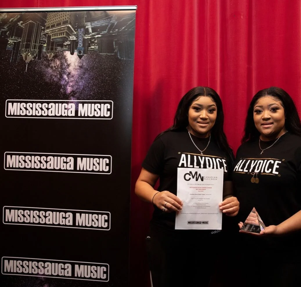 In 2026, we celebrate our 10 YEAR anniversary!! 🎂

Here are 5 pictures from 2021, when we slowly started getting back out there again, post-pandemic!