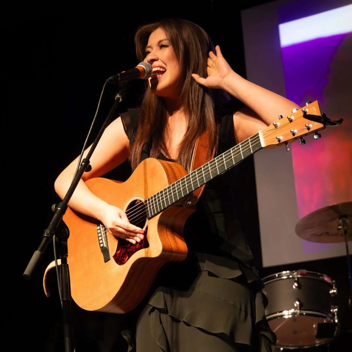 Pictures from #MMNights last Saturday during the @thecmaontario weekend, courtesy of @dropoutentertainment!

Thank you @sydneymaemusic, @chasestevensmusic, @dani_mymusic, @kendragabriellemusic, @kristinnichollsband &amp; @jessicasolemusic as well as 