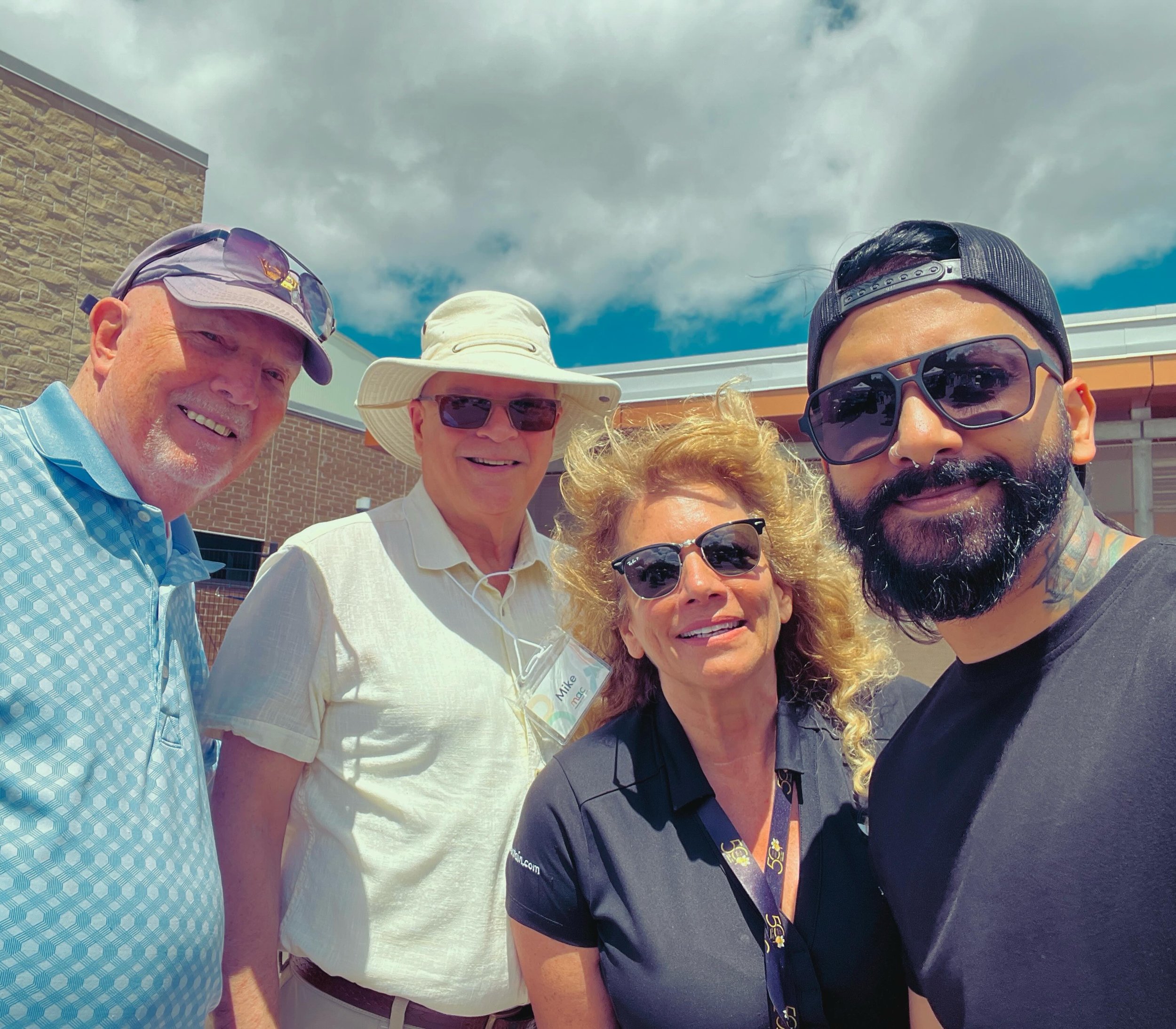Pictured with some local legends at last weekend&rsquo;s @breadnhoneyfest!