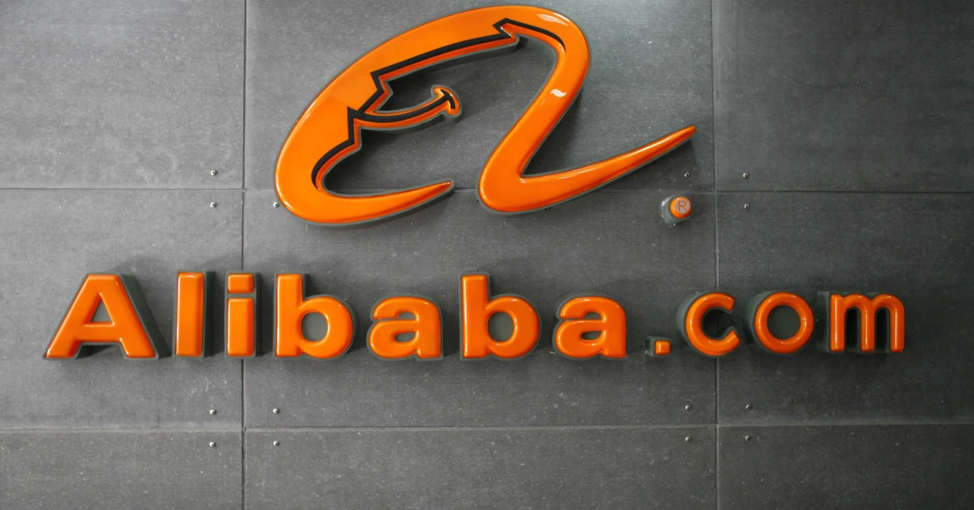 How To Source Your Product on Alibaba Without Getting Scammed