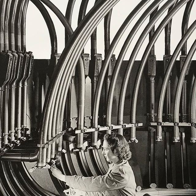 Those curves 👌👌 Tubes delivered documents from the floor of a typewriter factory in England in 1954. (Walter Nurnberg / Hulton Archive)