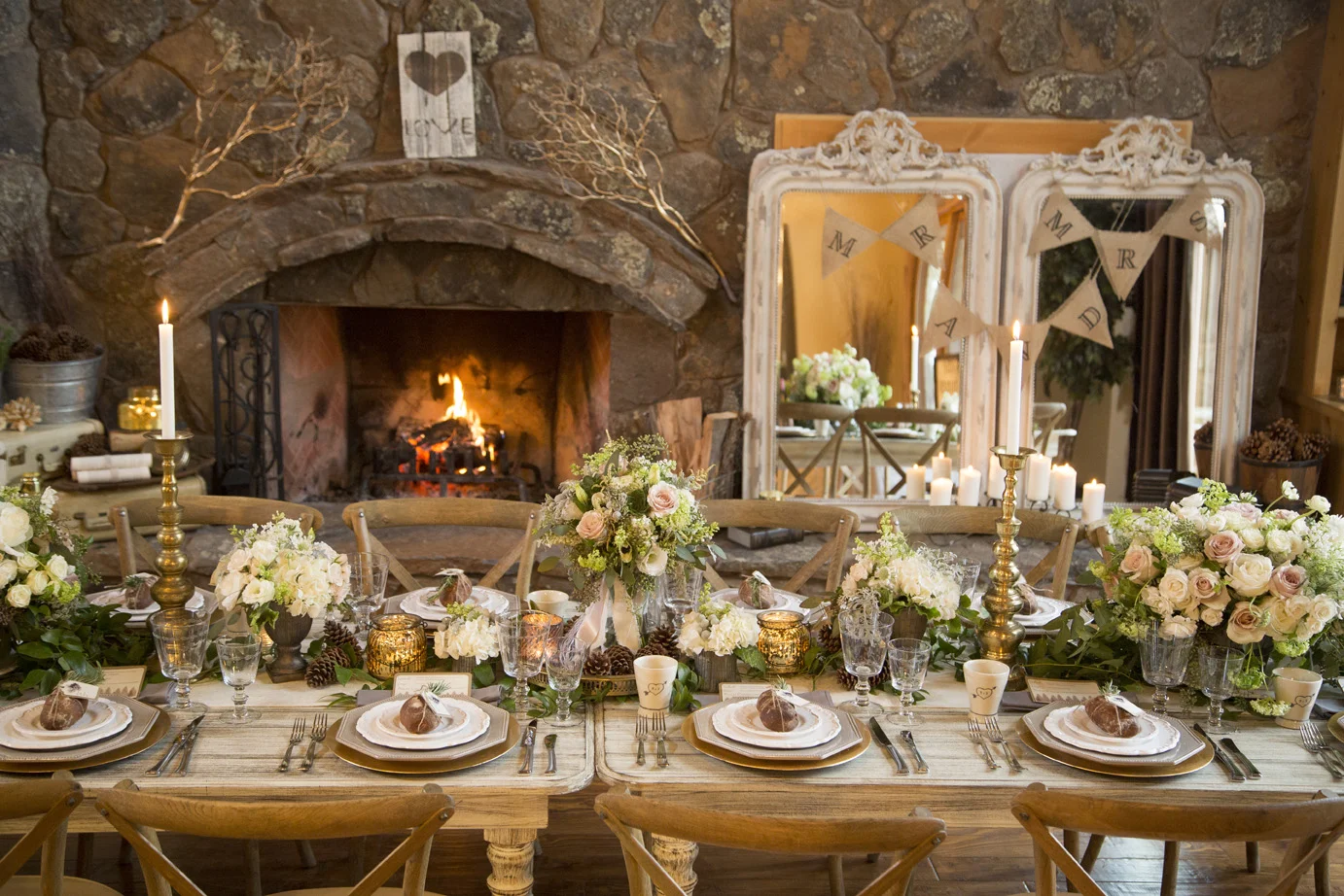 winter wedding table.jpg