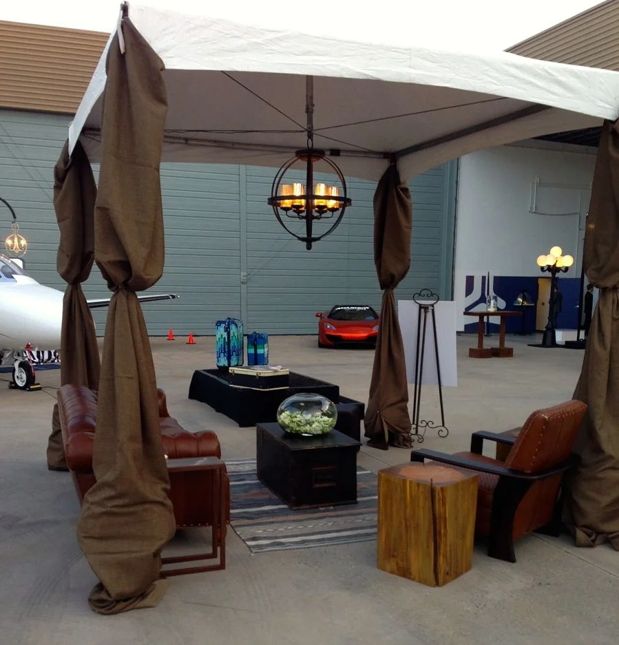 rustic lounge area.jpg
