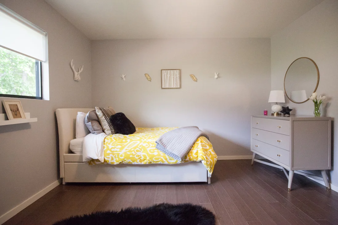 girls room.jpg