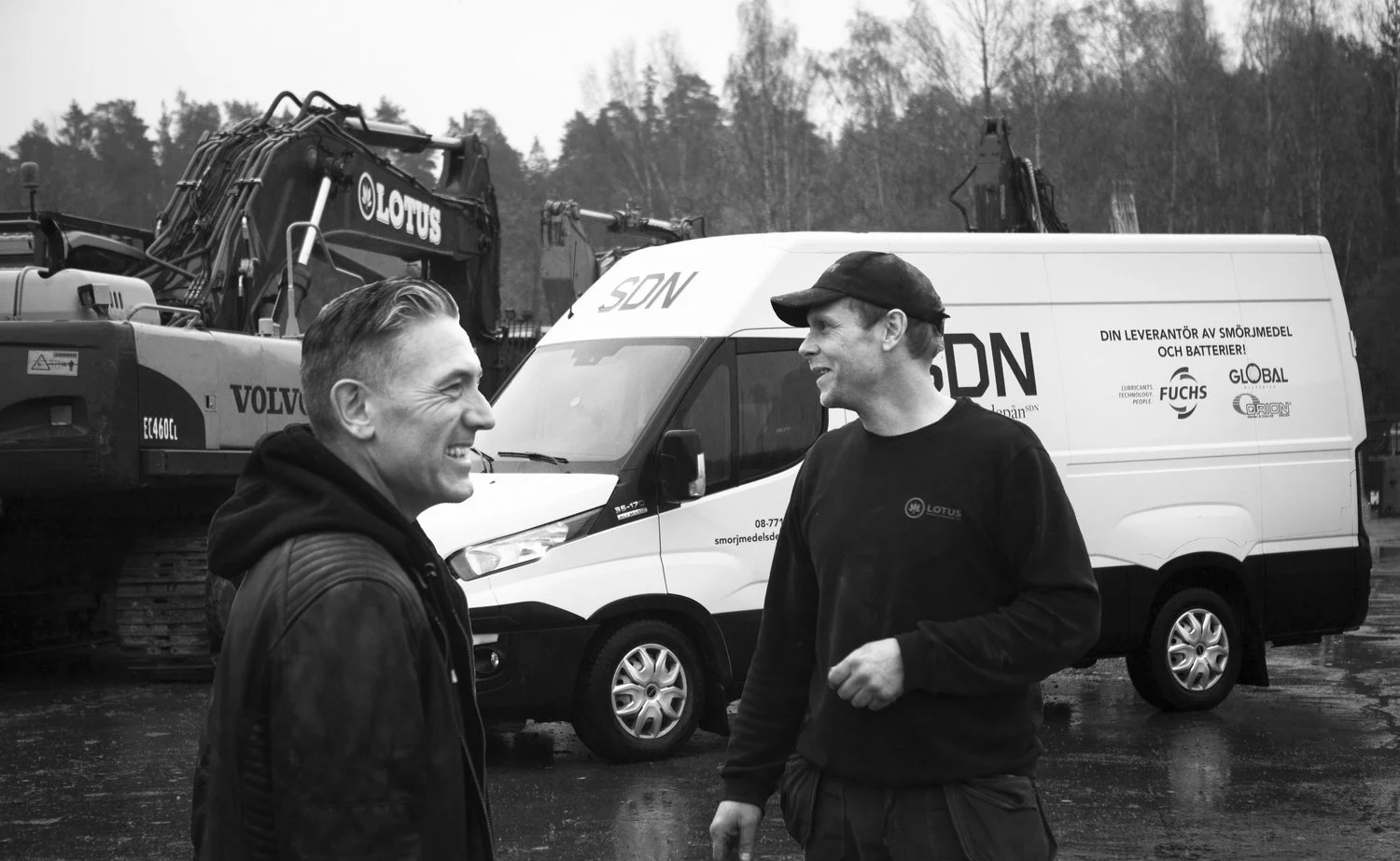 Janne på Lotus (höger) kan ringa Tomas om han behöver snabb extra leverans.