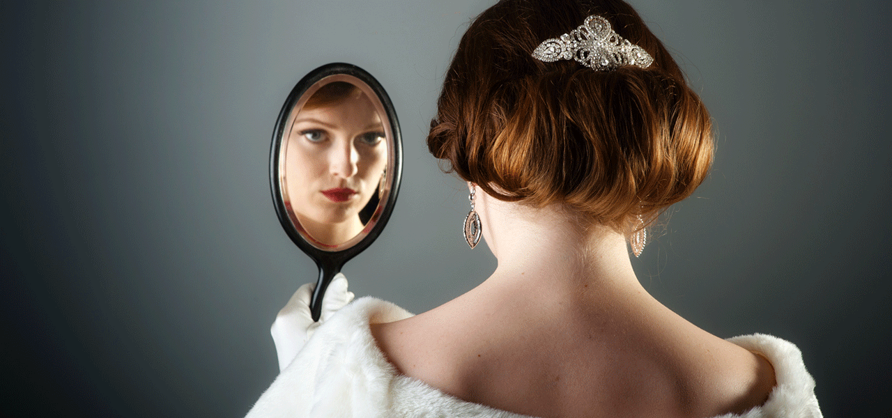 Kelly-Starlet-hair-comb-bridal-accessories-by-harriet.gif