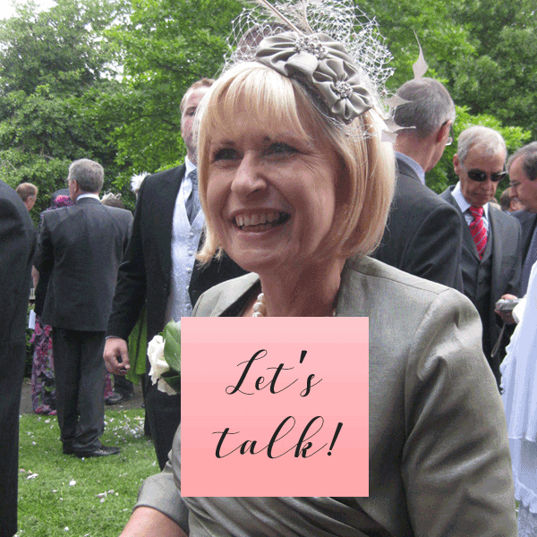 Should the mother of the bride wear a hat of fascinator?