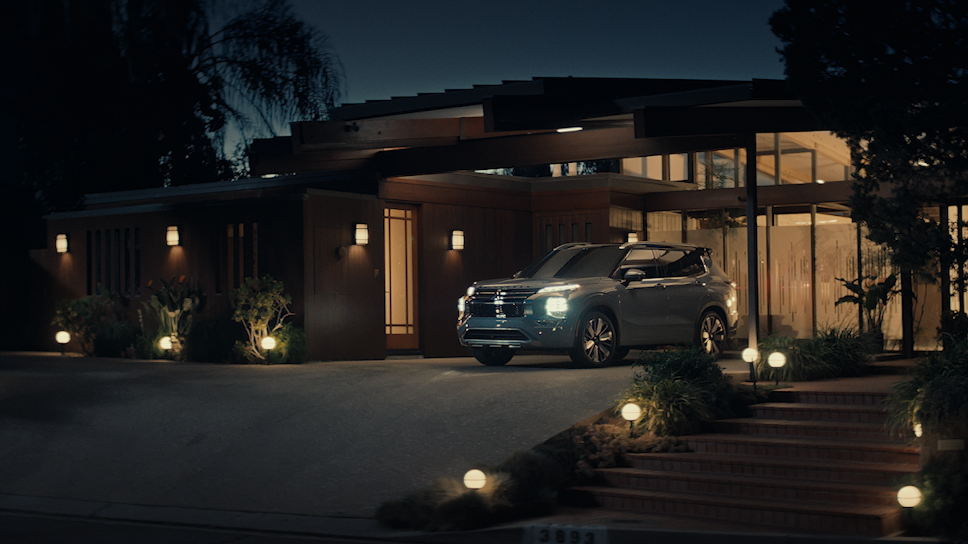 MITSUBISHI_f02.png