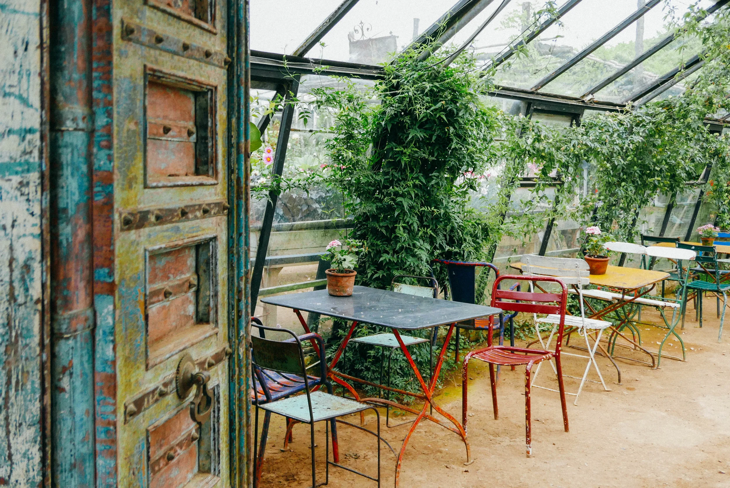 {The teahouse at Petersham Nurseries}