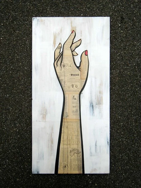    Black Hand   von Mizzo (Zürich), 81 cm x 40 cm,&nbsp;gemalt mit Acryl, Buchseiten gekleistert auf Holz, ungerahmt. CHF 1000.-   www.mizzo.ch    Bestellen     