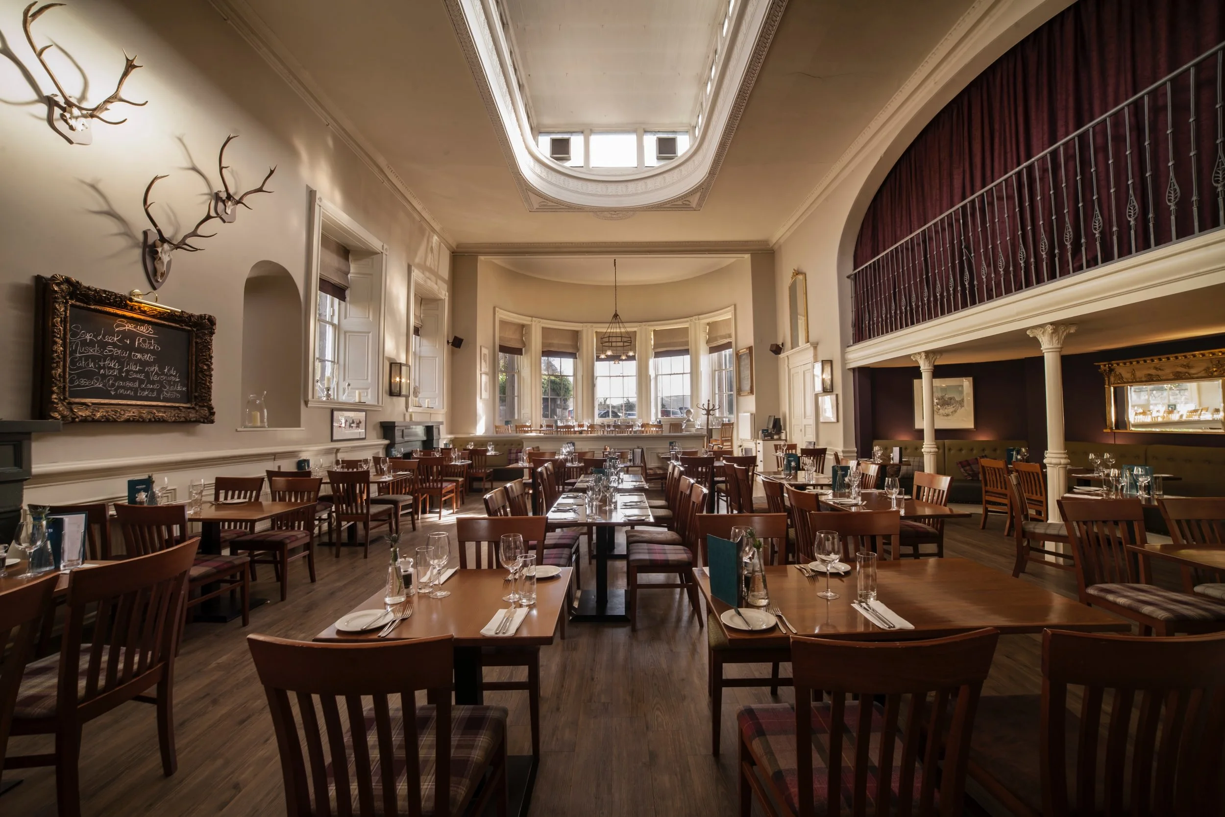 Howies Main Dining Room Interior _2.jpg