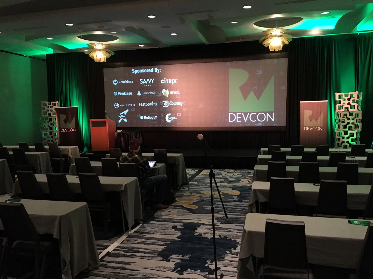 devcon-projection-screen-event-graphics.jpg