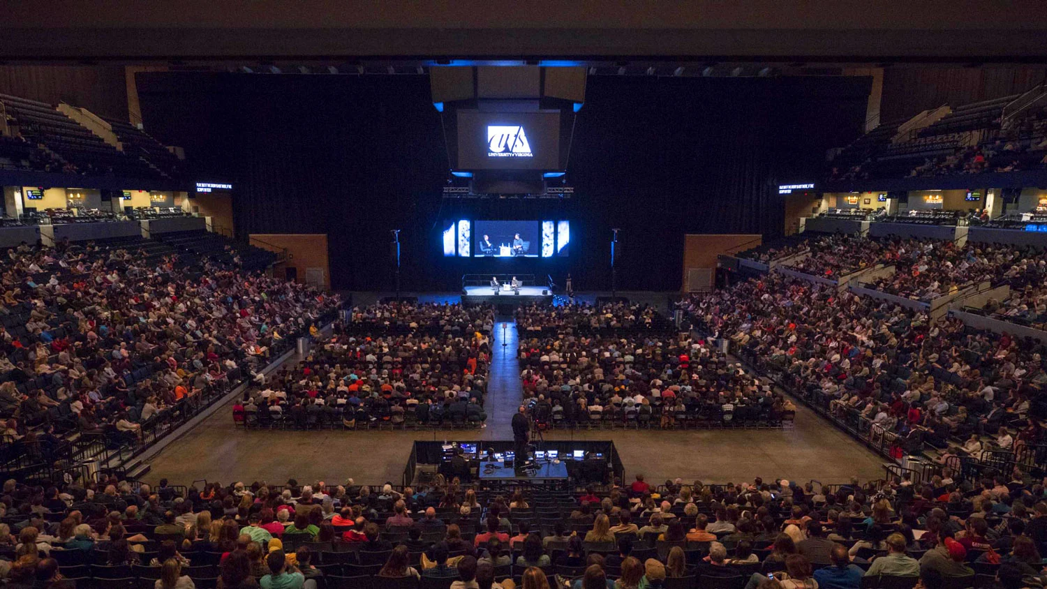 conference-uva-arts-cranston-video-wall-led.jpg