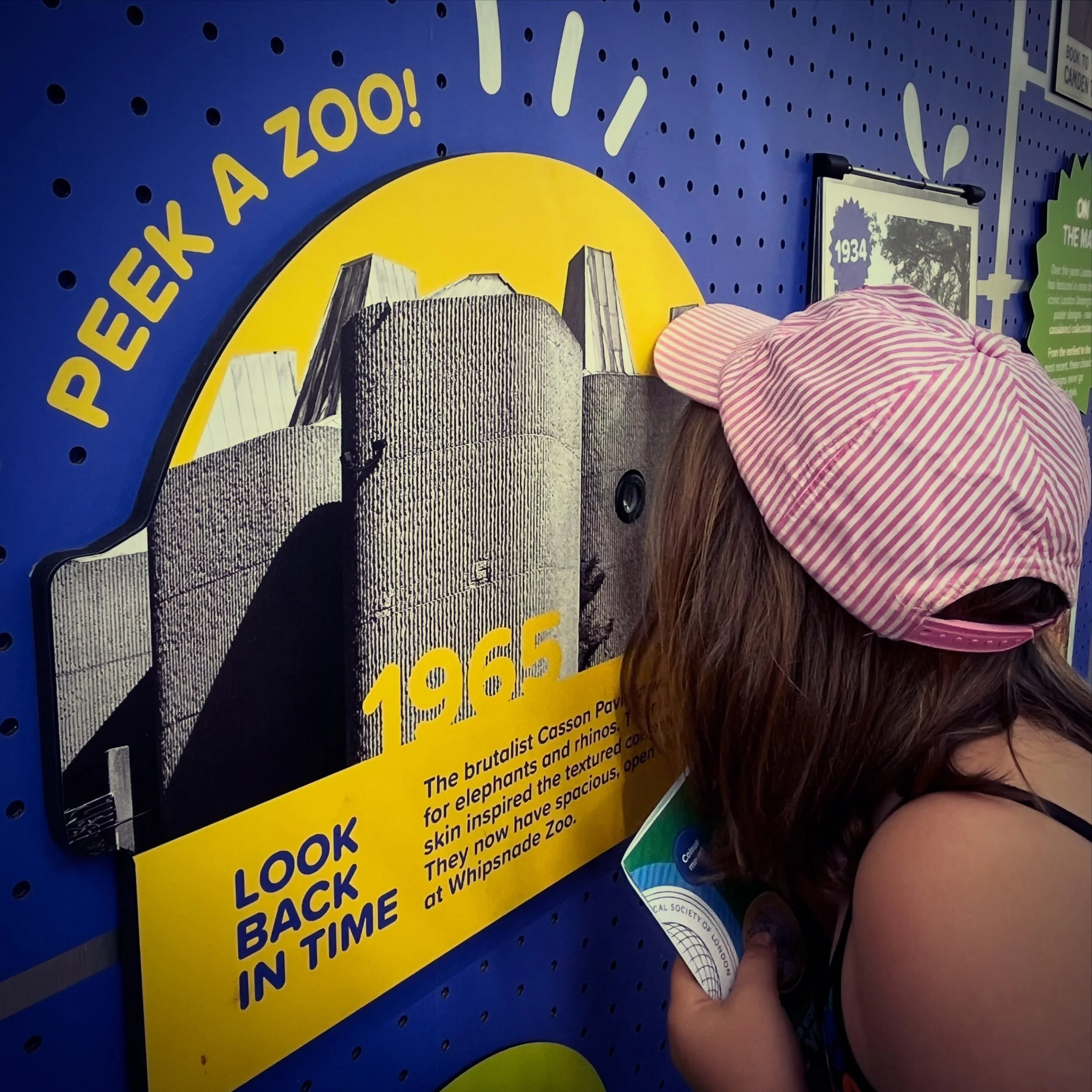 The Zoological Society of London is celebrating its 200th birthday with outdoor exhibition cubes at London and Whipsnade zoos. They used a selection of our interactive tools &ndash; PEEP&hellip; (swipe left for more) @zsllondonzoo @zslwhipsnadezoo #i