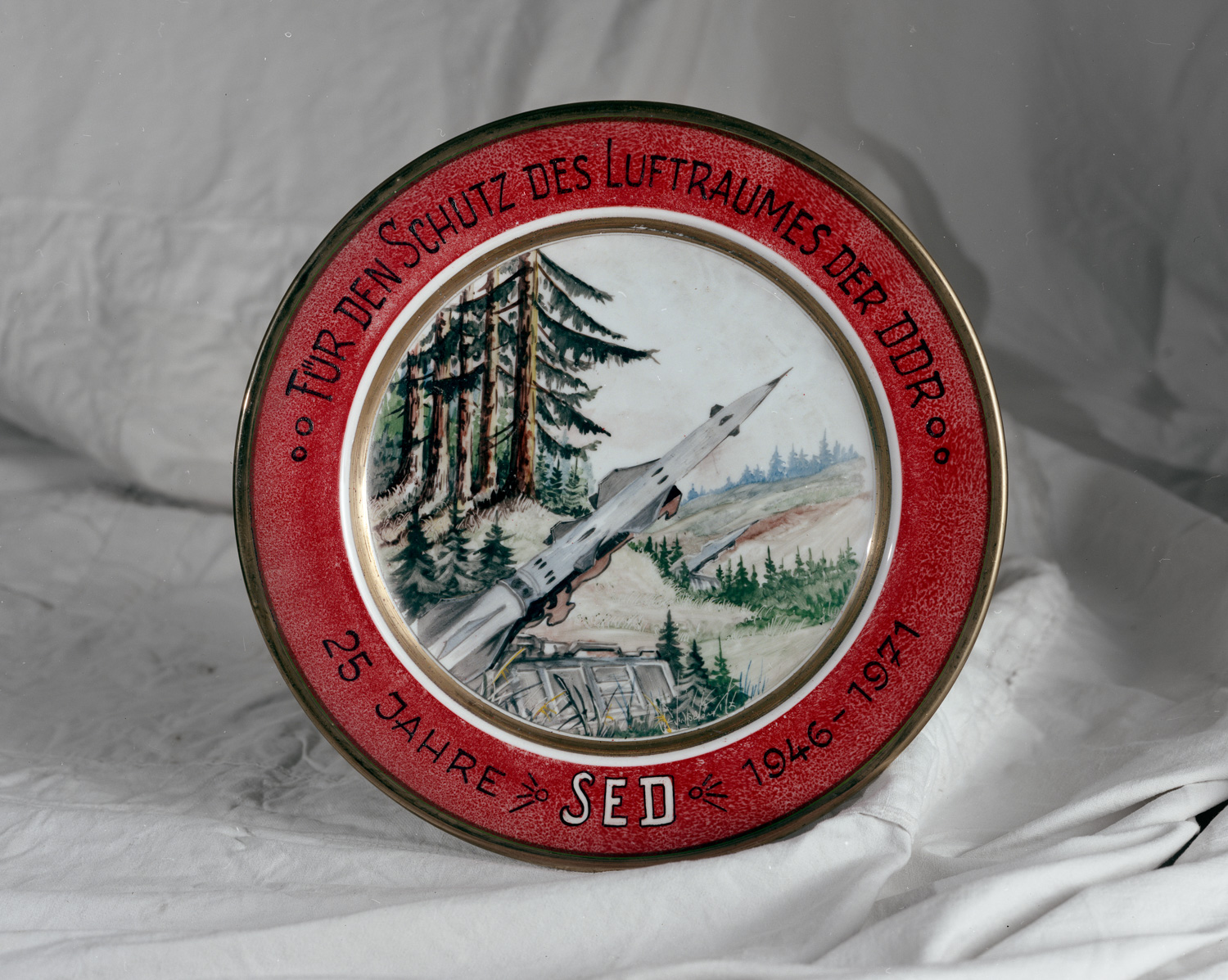 Another bit of fine ceramics from the Minister's office. For the protection of the airspace of the good old DDR.