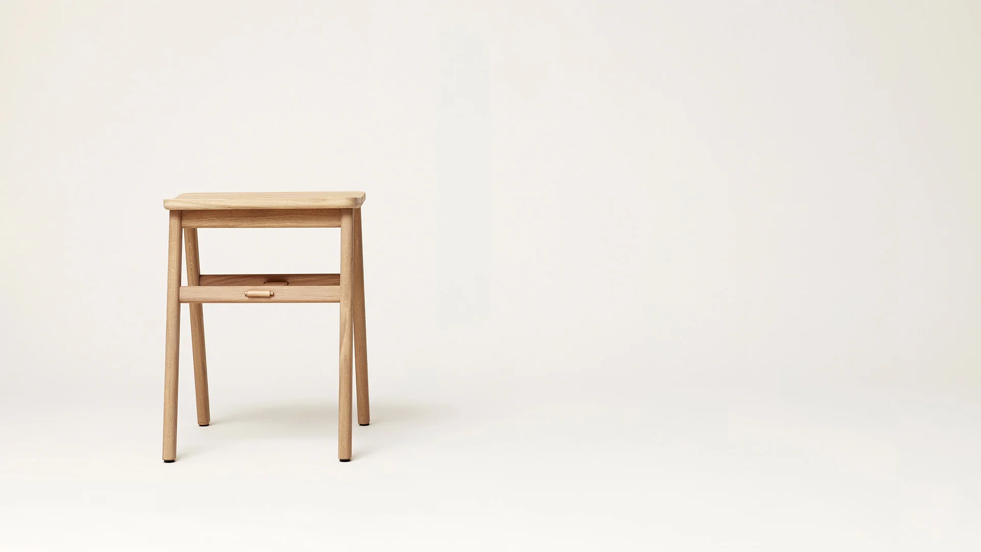Hocker ANGLE