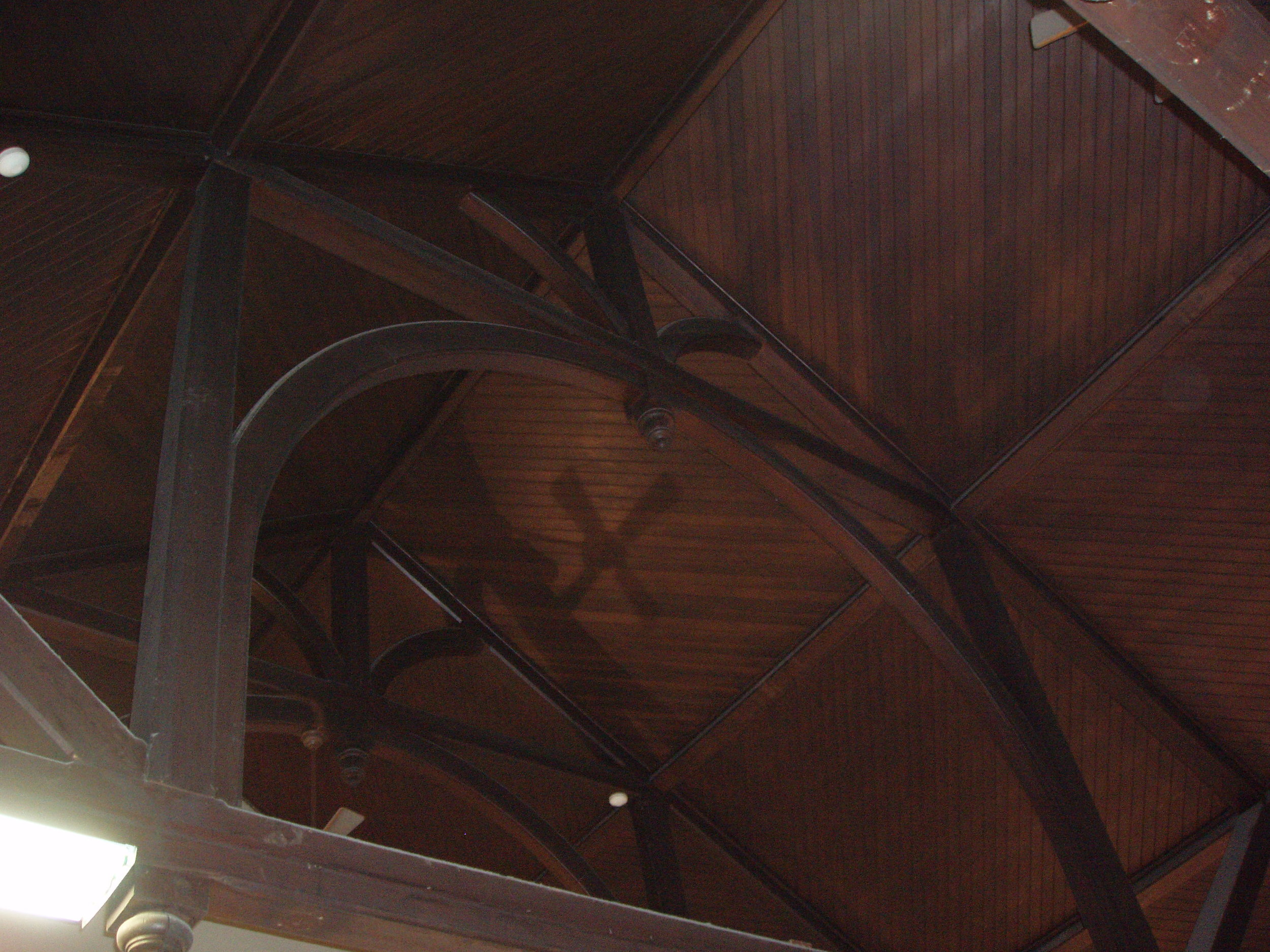 Baxter ceiling and truss.JPG