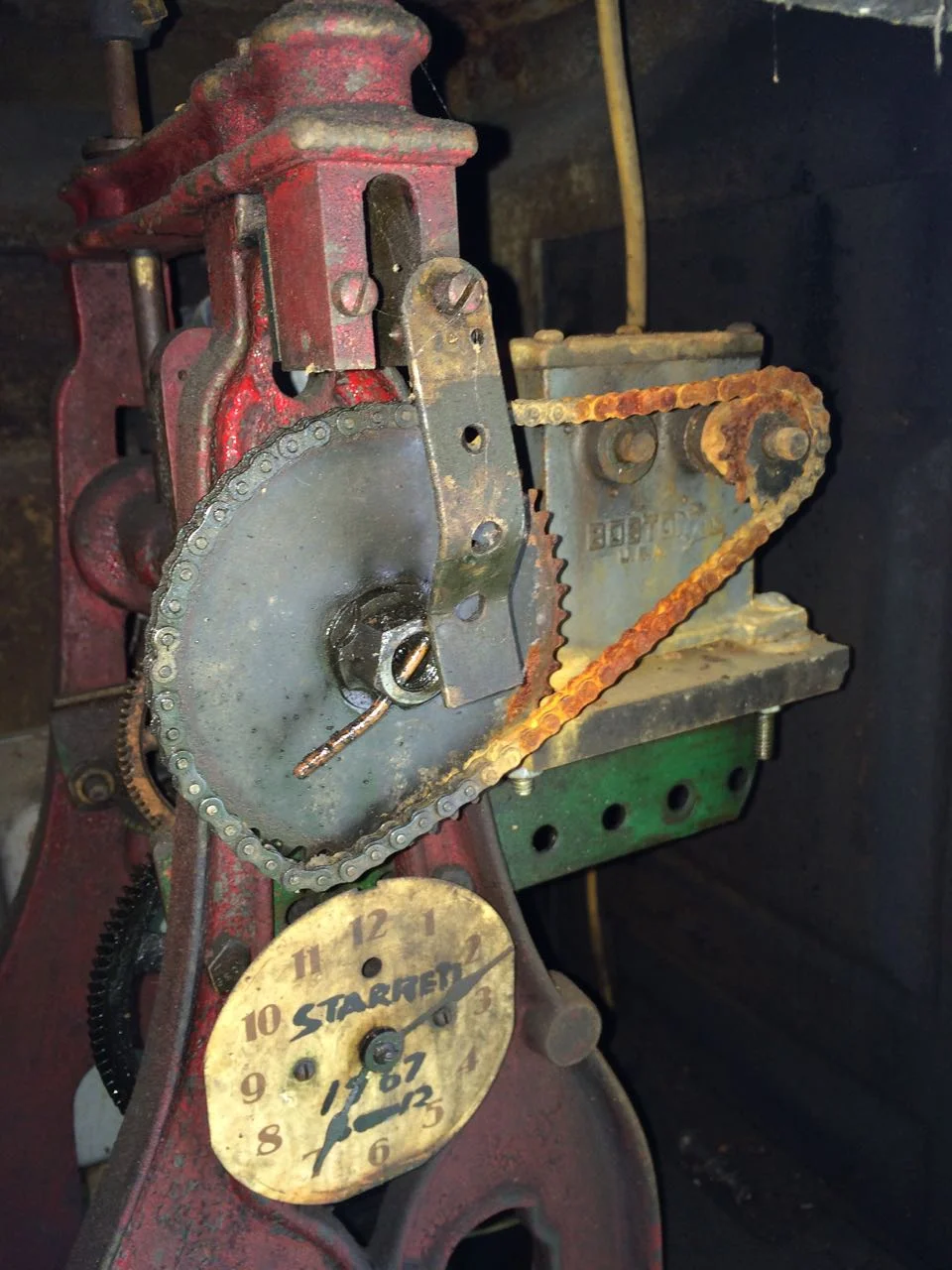 J_Seth_Thomas_chain_drive_internal_indicator.jpg