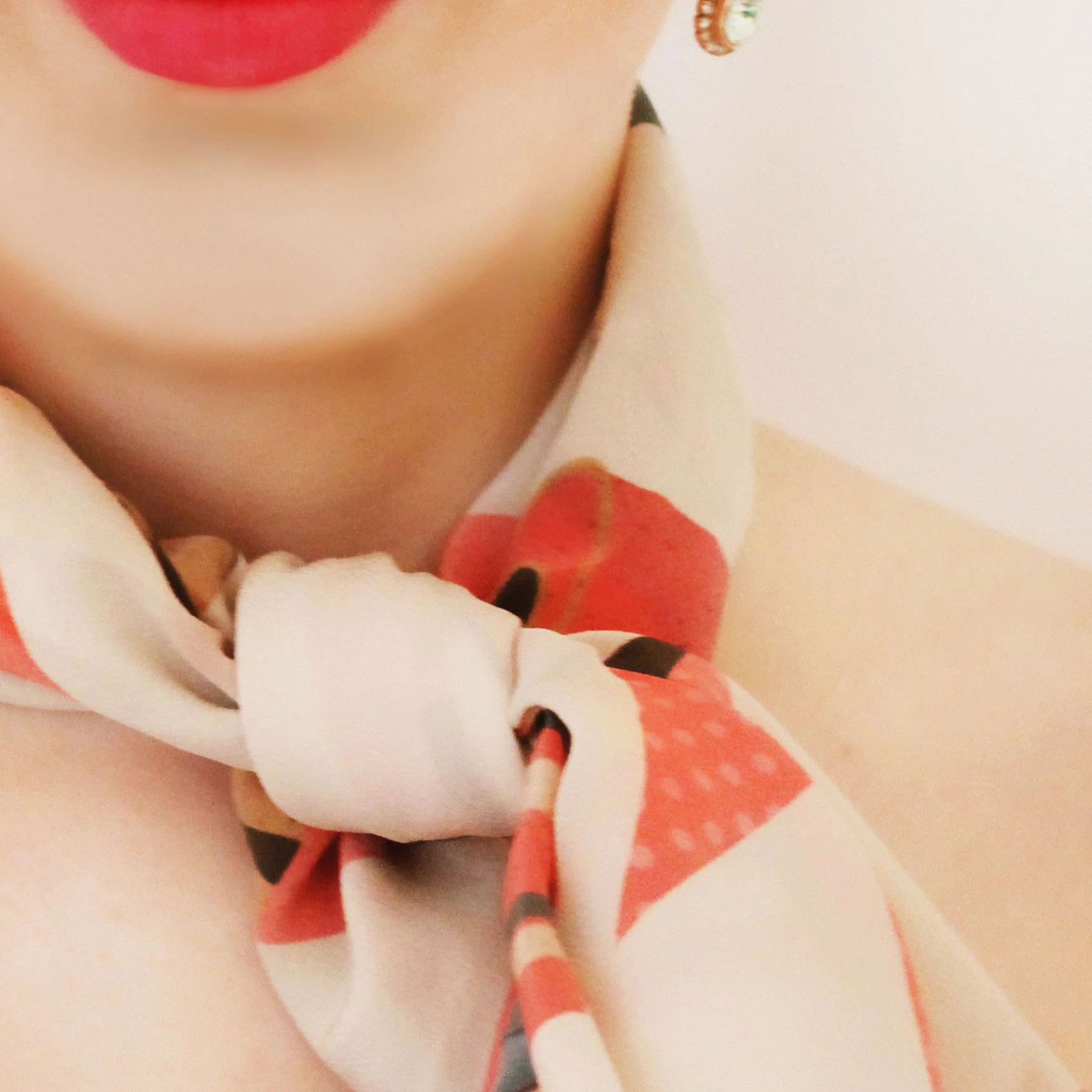 Wearable-Histories-Scarf-4-Square-0917-WEB.jpg