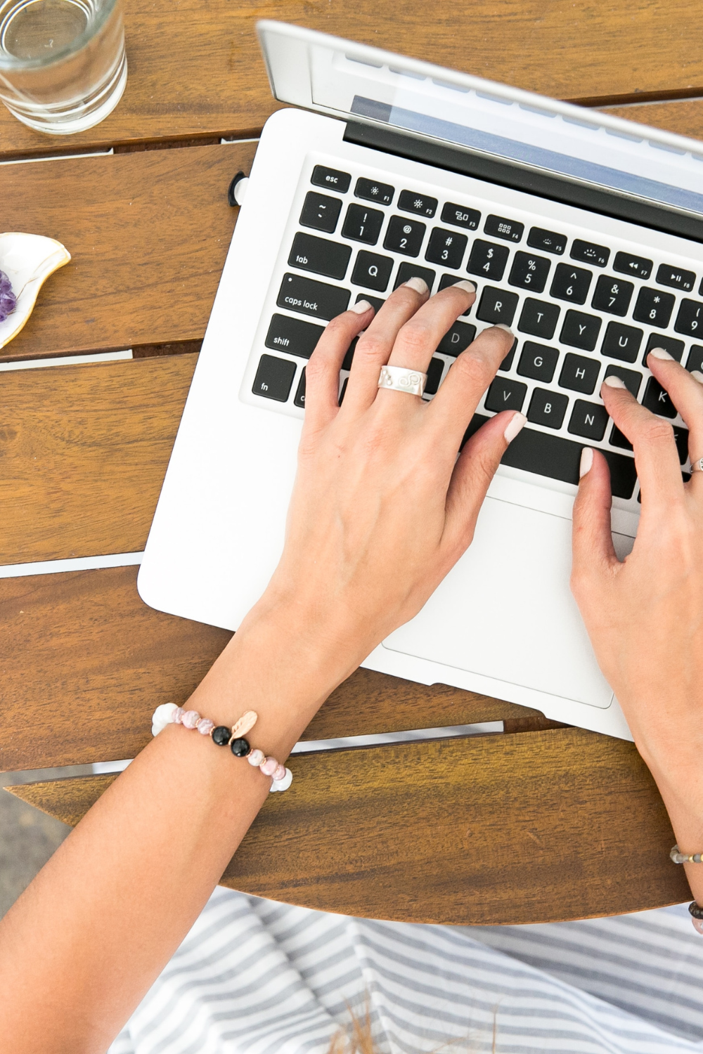 Courses vs Service - Is Launching an Online Course Right for You? A Guide to Passive Income and Courses vs. Clients