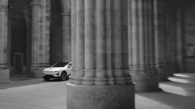 Camer front track.gif