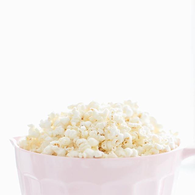 Do you have a favorite summer time food or drink that immediately brings back a memory???
☀️
Popcorn + Suntea = Summers at Grandpa and Grandma&rsquo;s.  I remember standing in the laundry room with my Grandpa.  I&rsquo;d stare at the Stir Crazy popco