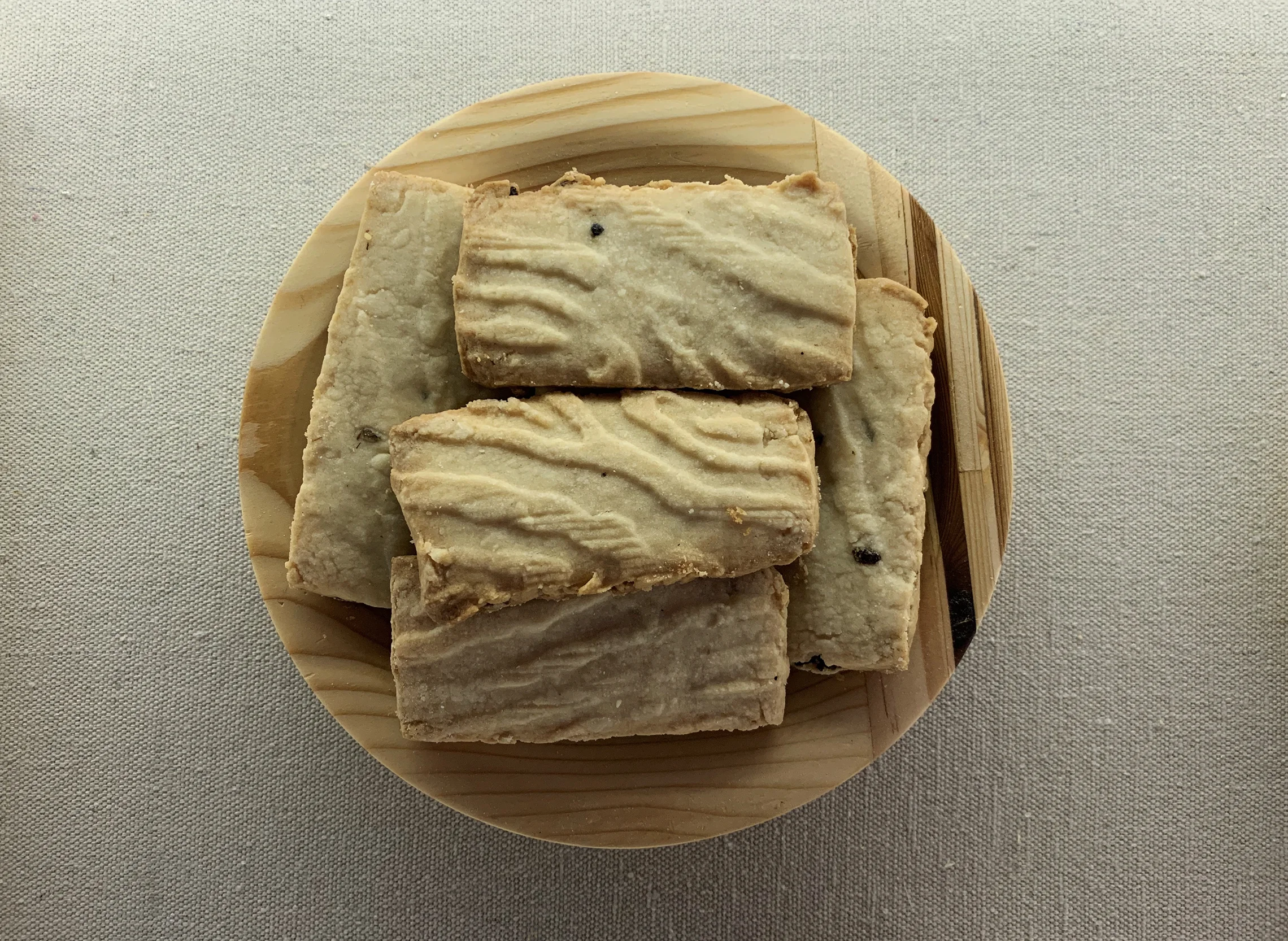 Termite Cookies (2017) and Wood Plate (2017)