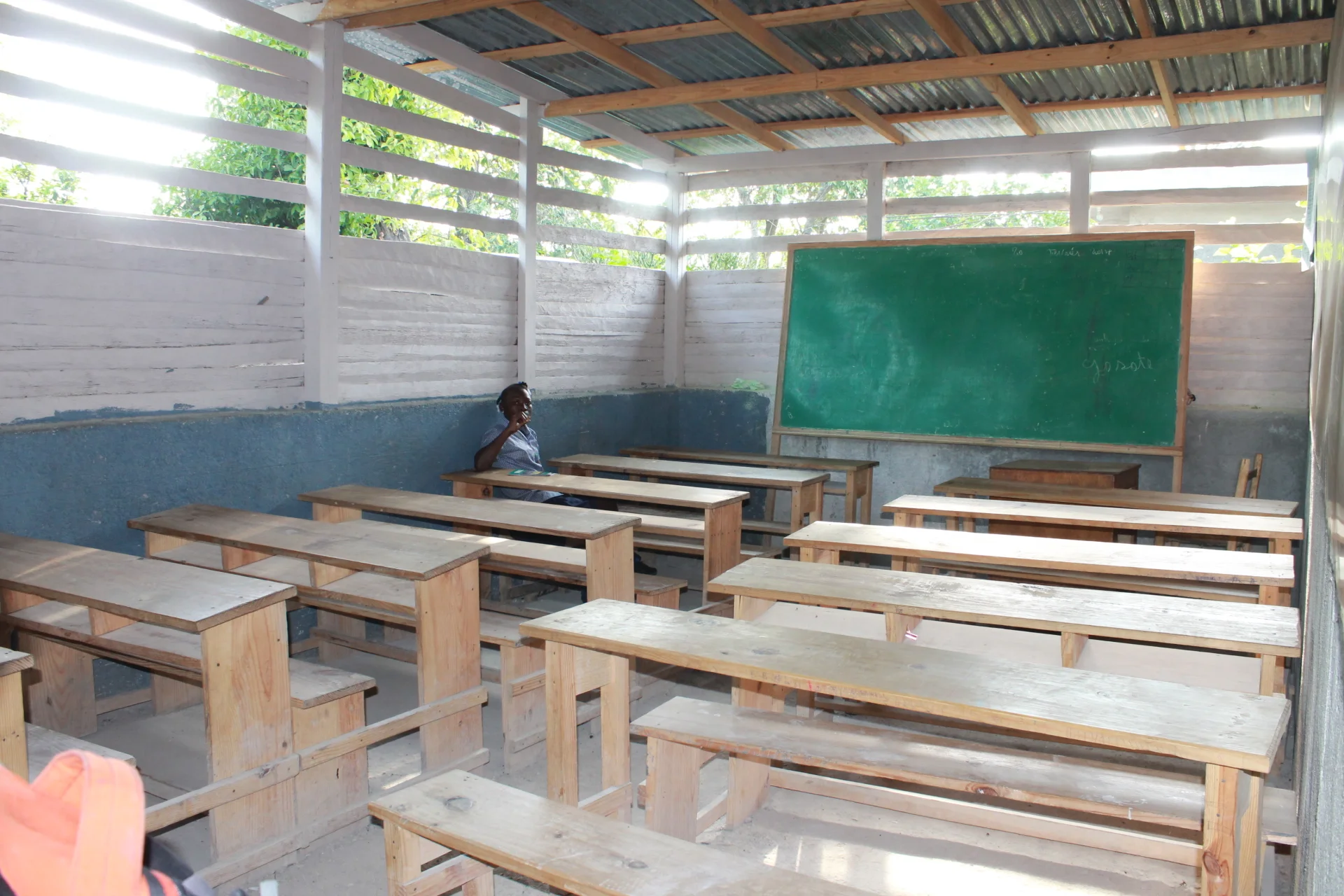 KOREKTHO_emptyclass.jpg