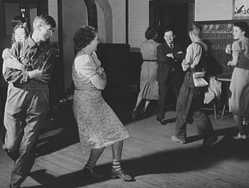  “Recreation Evening at Community School Under Direction of WPA Recreational Supervisor” (in suit and tie) Coffee County, Alabama (1939) Northern back-to-back Do-si-do (photo: Marion Post Wolcott, Library of Congress) 