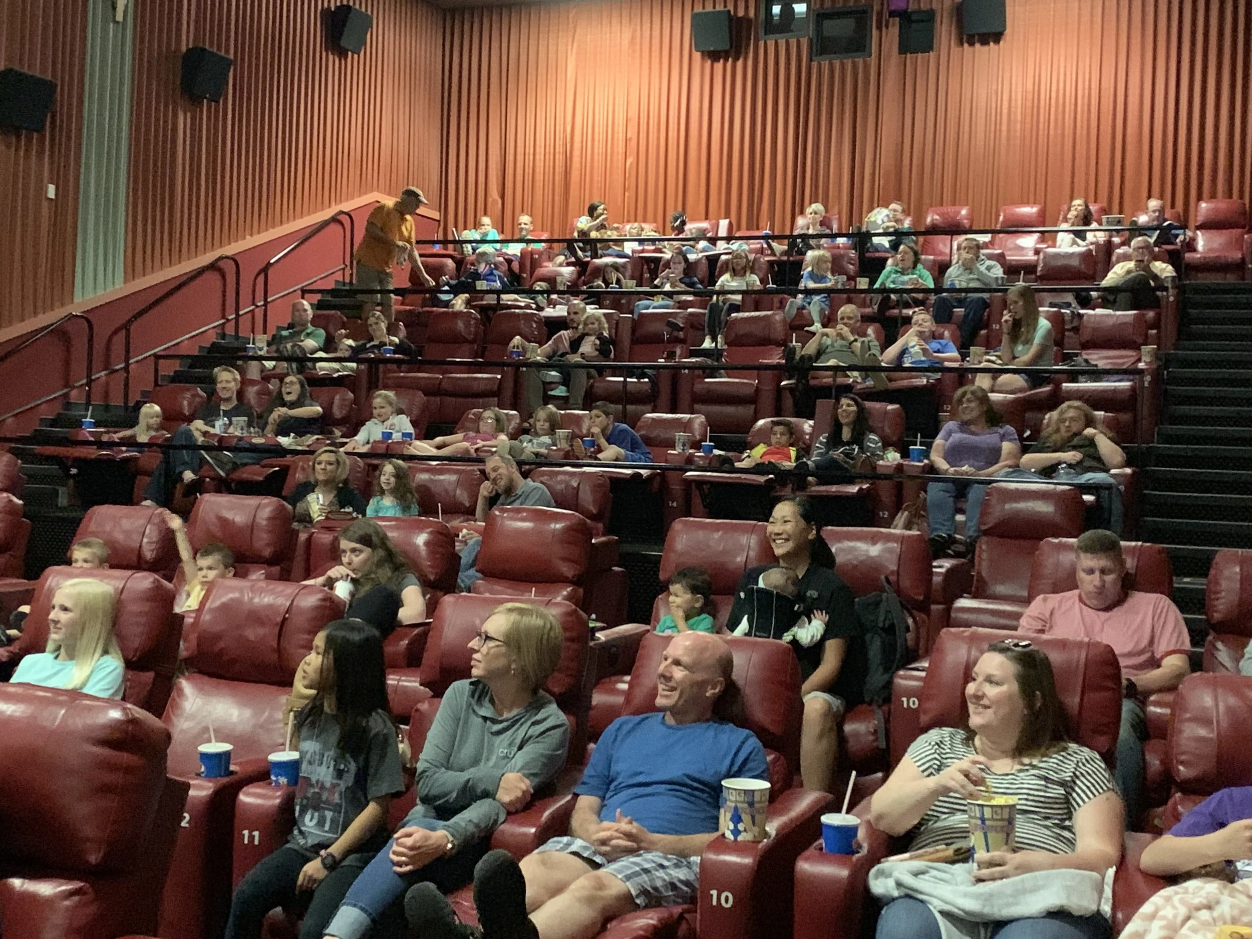 Crowd2.jpg