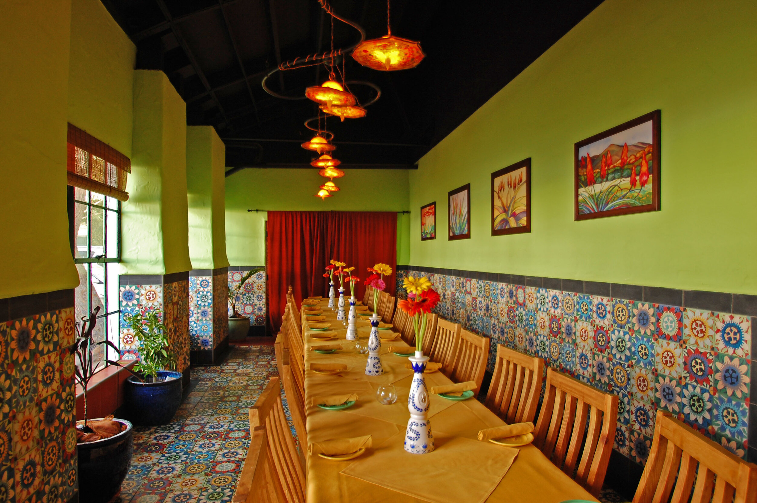Casa Blanca Restaurant_Interior1105.jpg