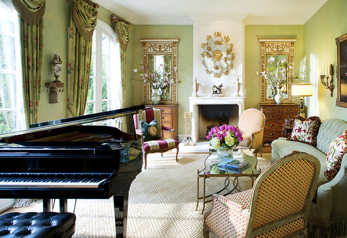 This sitting room features a sisal rug with a geometric design.