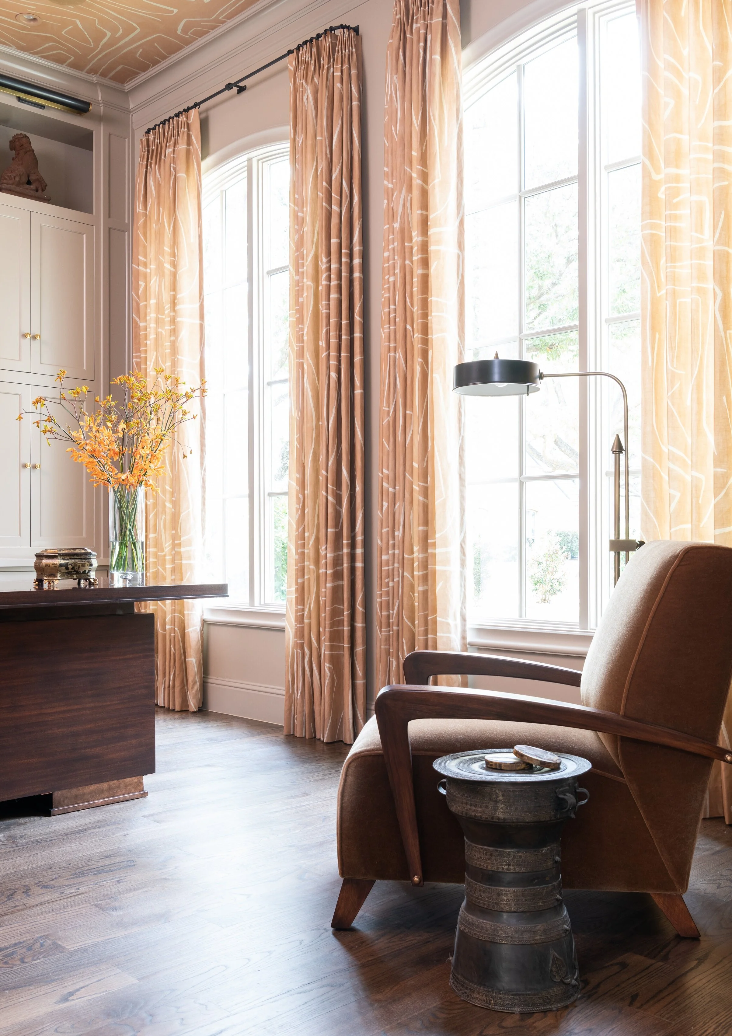 hanging egg chair in living room in 2 1 2 men show on Furniture Blog Chambers Interiors