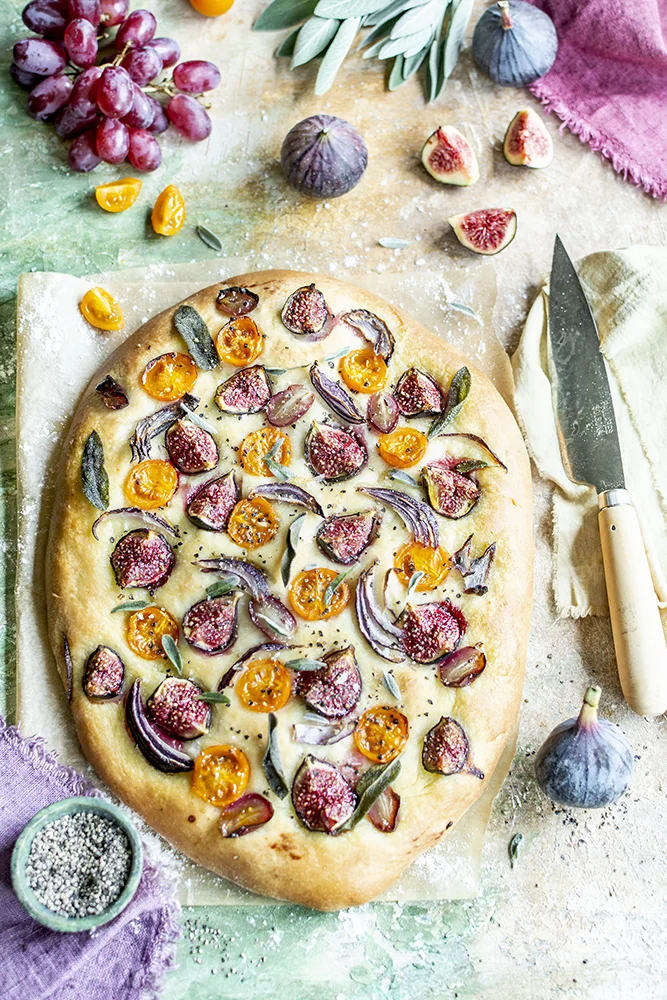 figs and tomatoes focaccia11.jpg