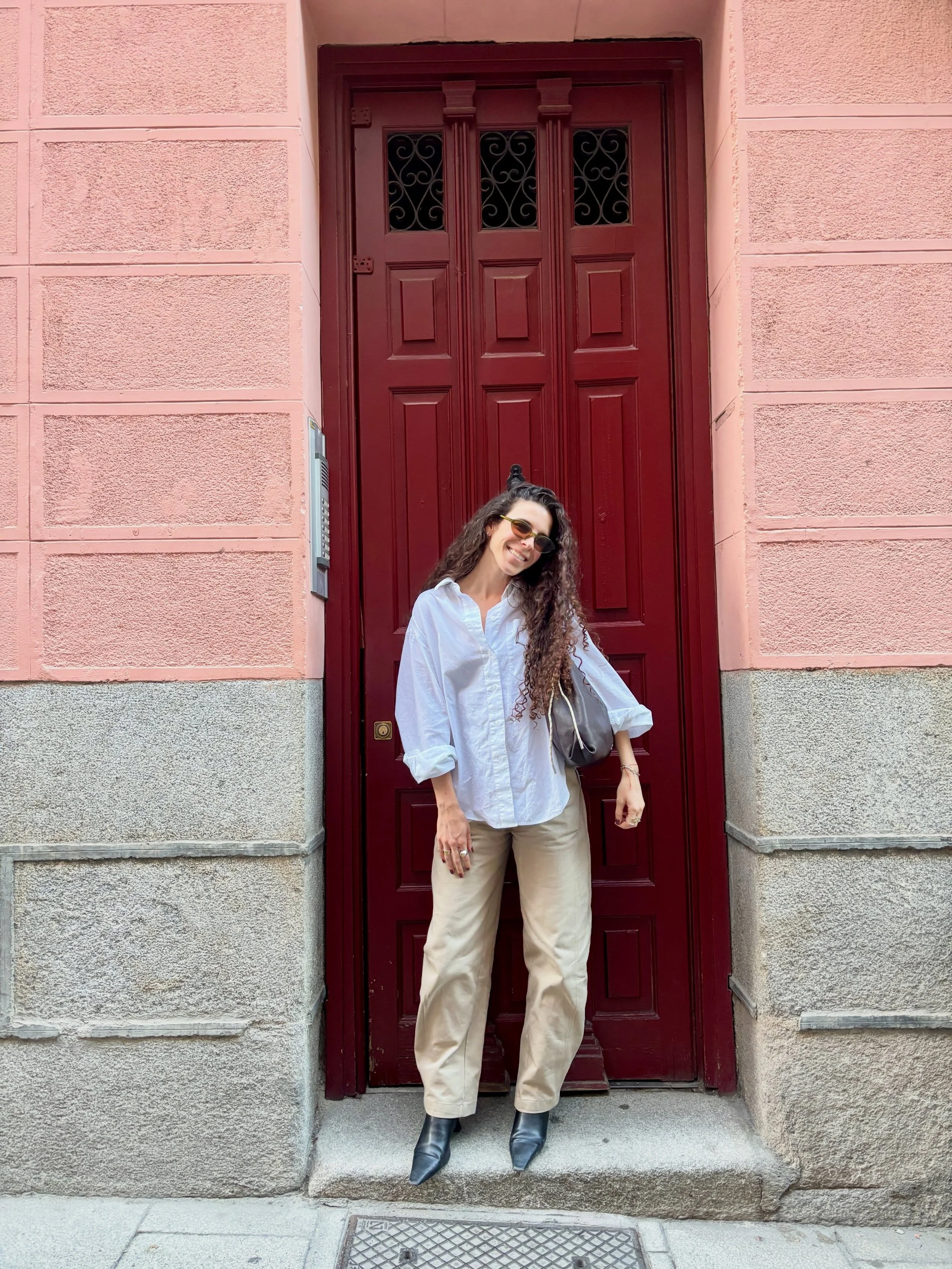 My postcard to you from Madrid 💌 
Madrid como te amoooo!! tus cafecitos, tus calles, tus cielos azules. la ciudad que m&aacute;s me inspira y recarga mis energ&iacute;as. the only thing I do here is look up and take pictures of everything around me,
