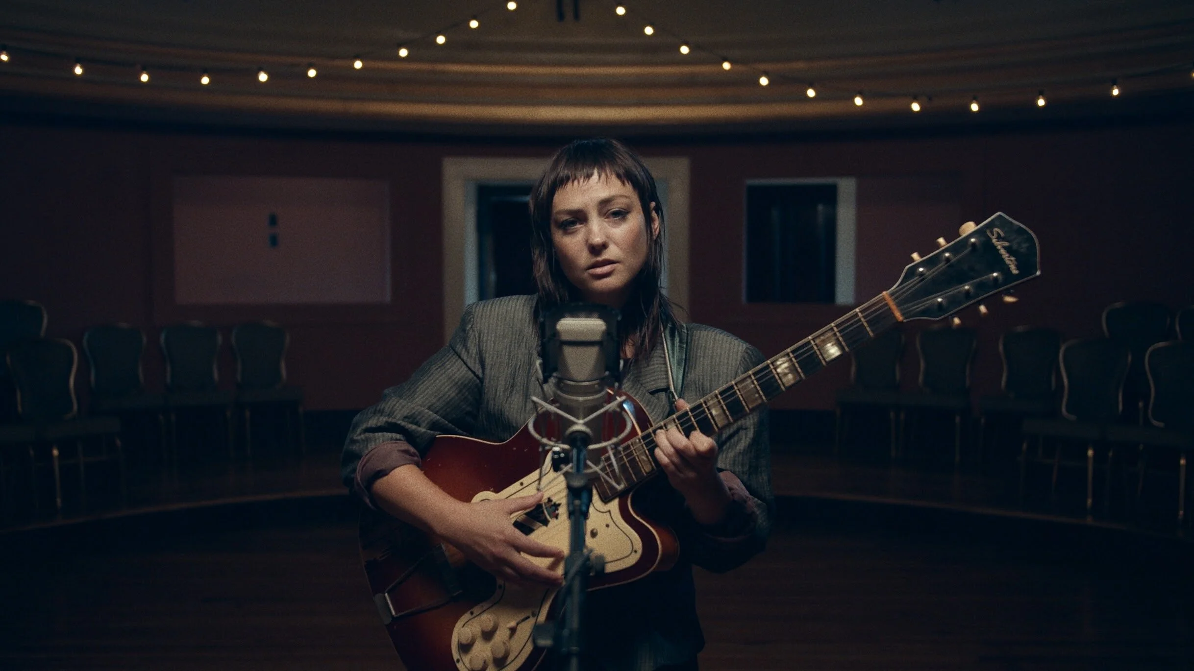 AngelOlsen_Final_2160p_MOV_ProRes422_23976fps.00_04_08_00.Still006.JPG