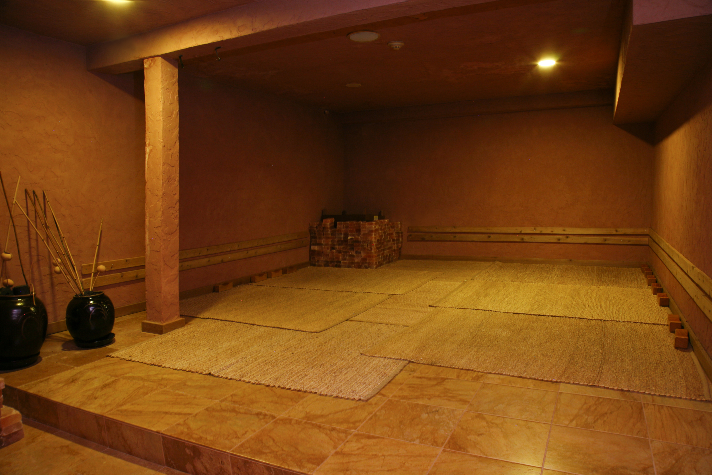 Clay Room A traditional Korean favorite, the Clay Room is great for detoxifying the body of impurities, improving skin conditions, and flushing the body of heavy metals.