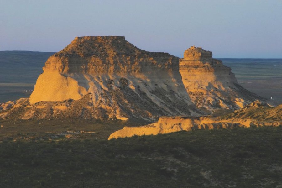  Pawnee Buttes | Photo by Gerald Zeffuts - stock.adobe.com 