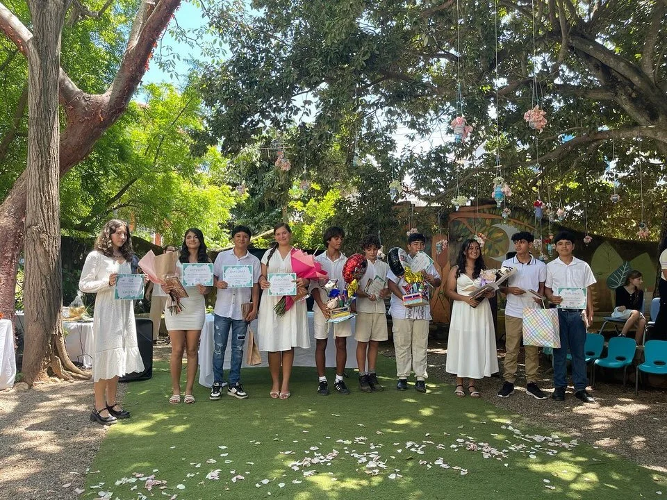 🎓✨ Una graduaci&oacute;n inolvidable ✨🎓
Celebramos con mucha emoci&oacute;n el cierre de este ciclo escolar y la graduaci&oacute;n de nuestra primera generaci&oacute;n que comenz&oacute; con nosotros desde Kinder 1 y hoy concluye su etapa en 3ro de