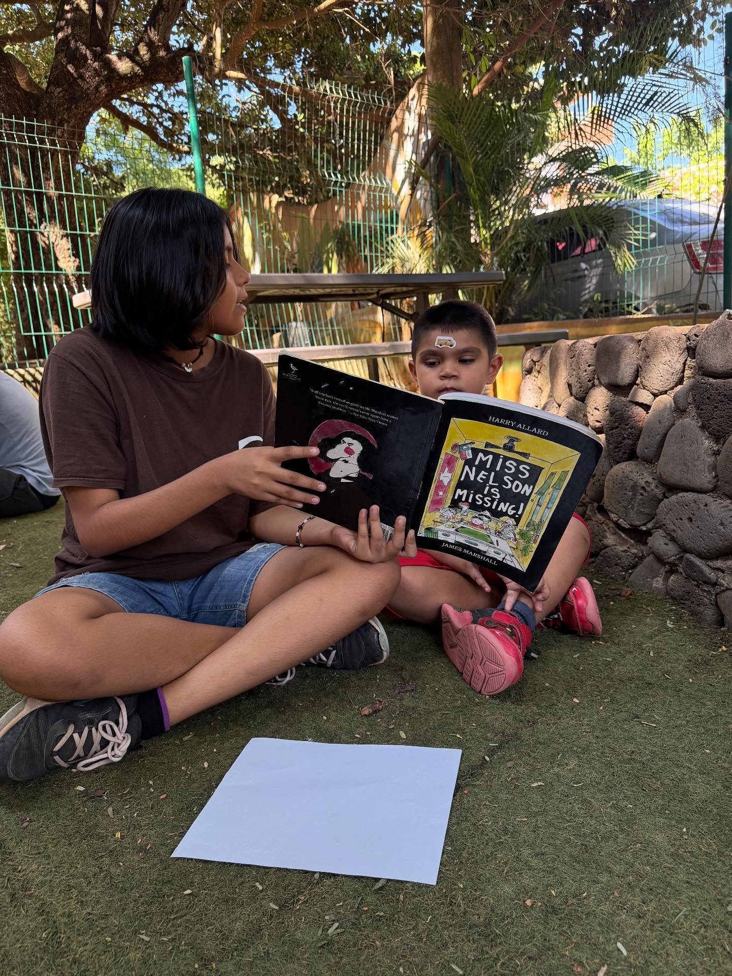 Es incre&iacute;ble ver a nuestros alumnos m&aacute;s grandes de secundaria compartir con los m&aacute;s peque&ntilde;os de preescolar. 💛📚
Leyendo, aprendiendo y divirti&eacute;ndose juntos&hellip; as&iacute; se construye comunidad. ✨🌱

It&rsquo;s