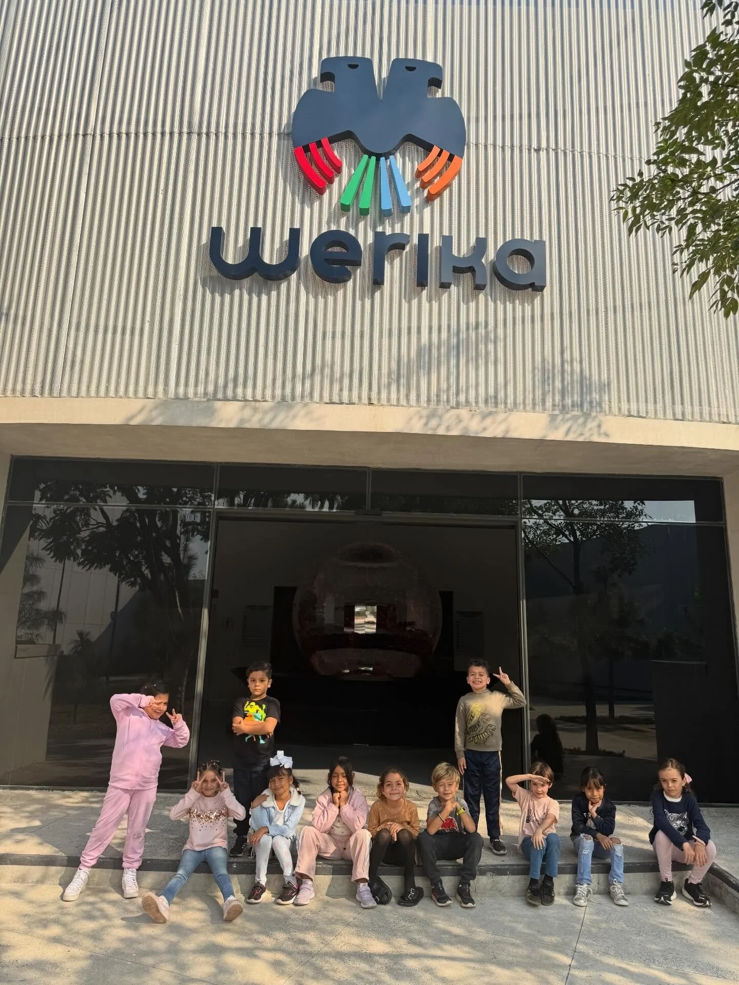 En diciembre, nuestros alumnos de 2.&ordm; y 3.&ordm; de primaria vivieron un viaje lleno de diversi&oacute;n, aprendizajes y momentos inolvidables ✨
Viajamos a Guadalajara para conocer el Museo JAPI y la FIL Ni&ntilde;os, donde exploraron, jugaron y