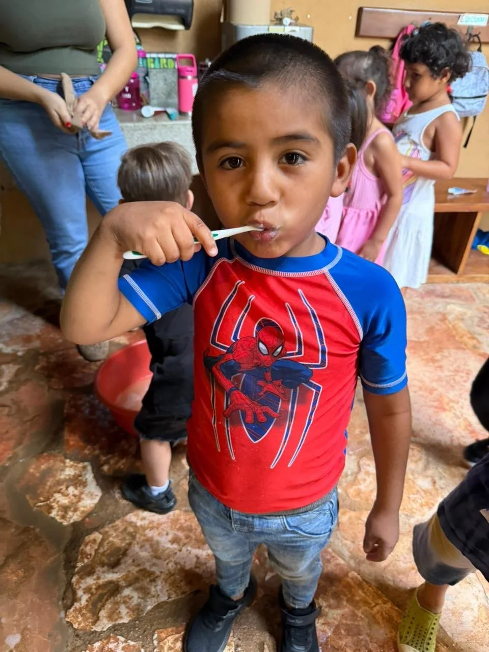 🌟 Nuestros m&aacute;s peque&ntilde;ines aprendiendo a cuidarse 🌟

Nuestros alumnos de Kinder 1 y 2 aprendieron junto a su maestra Bris sobre la importancia del cuidado personal y la higiene. 🪥✨ Descubrieron c&oacute;mo lavarse correctamente los di