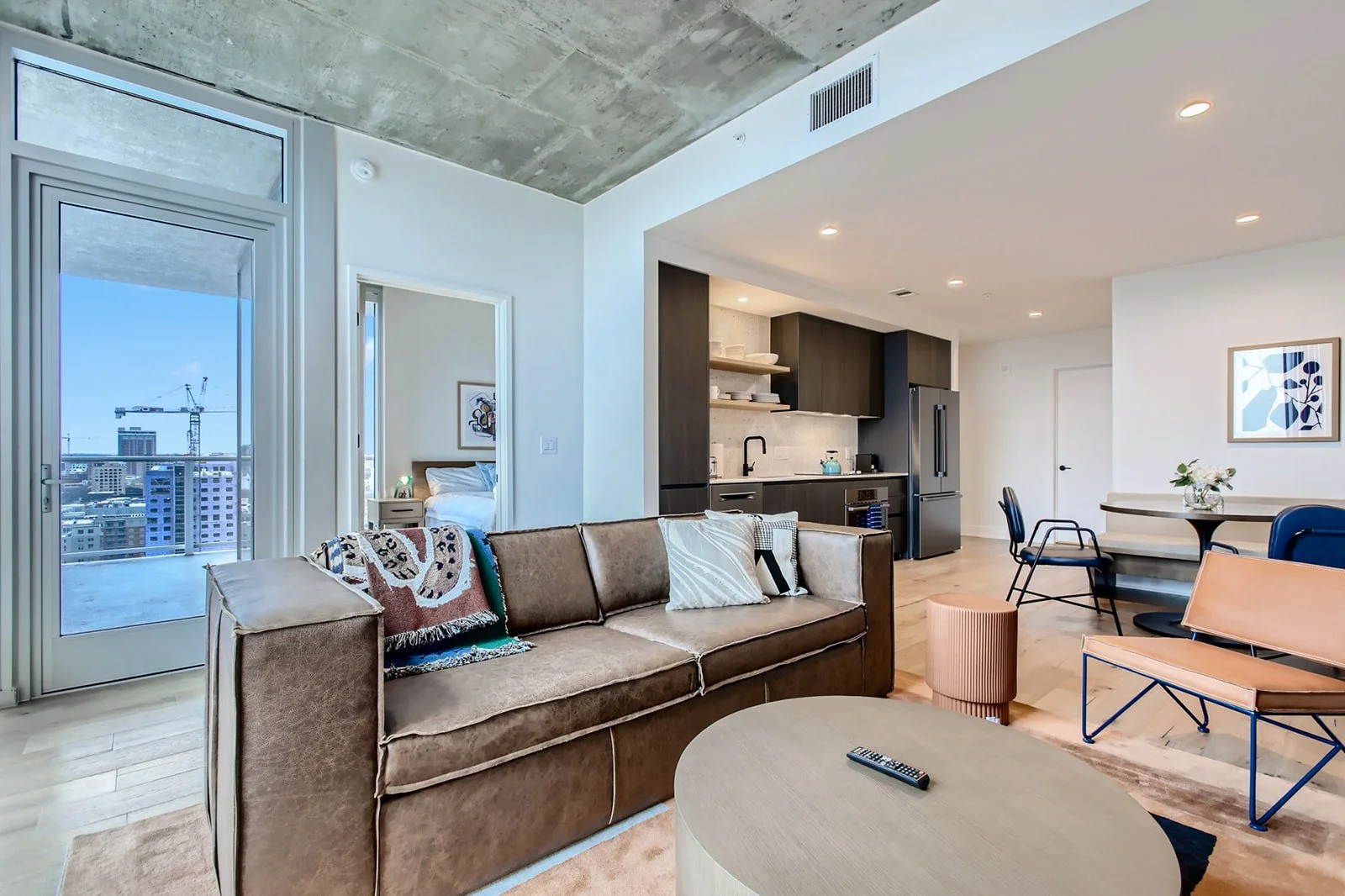 07 Living Room.jpg