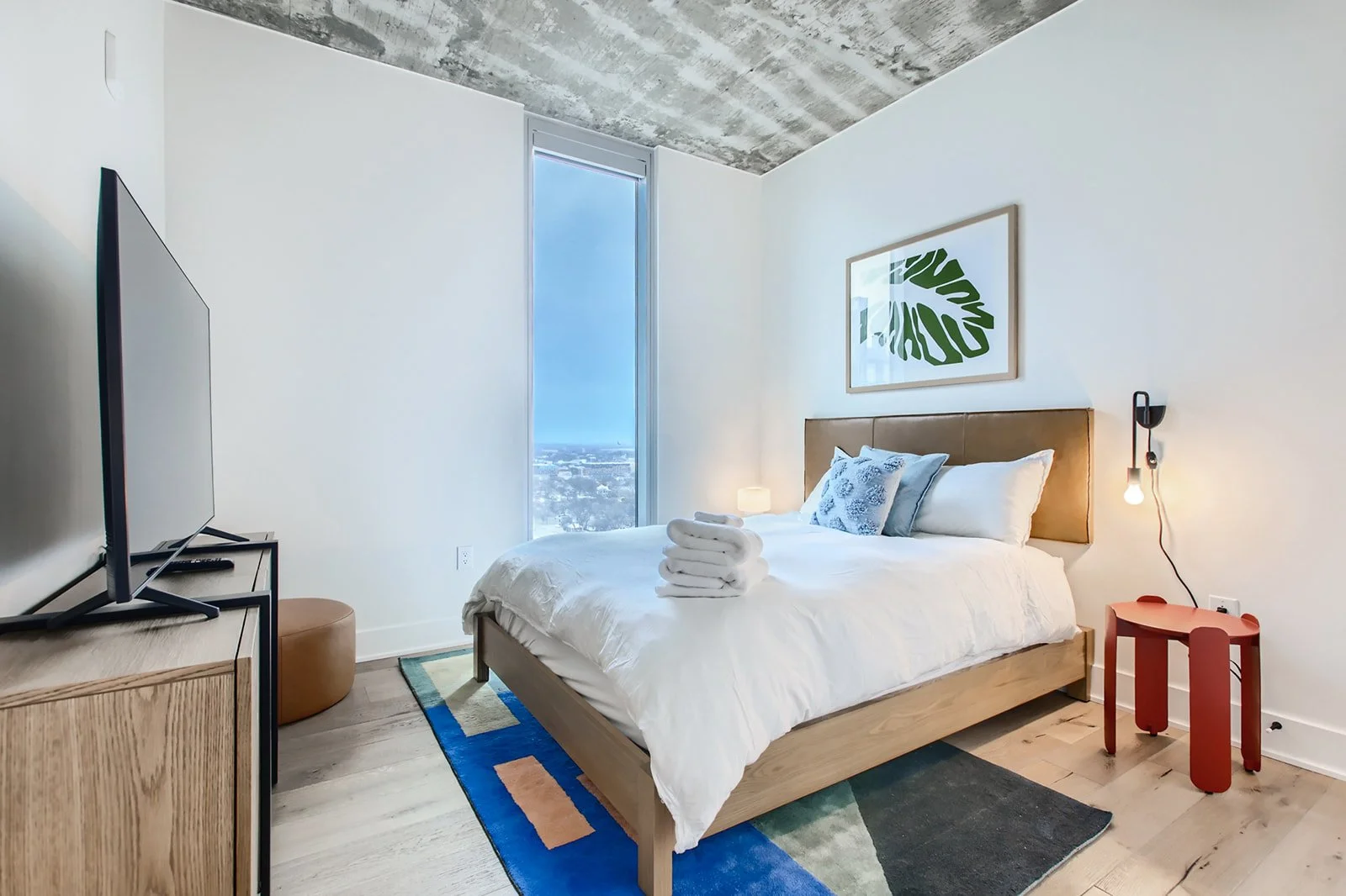 18 Bedroom.jpg